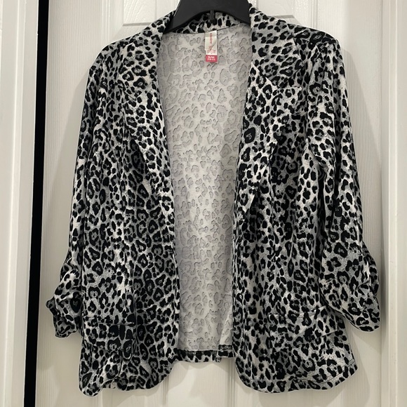 Snow leopard print blazer size XL by No Boundaries - Picture 1 of 7